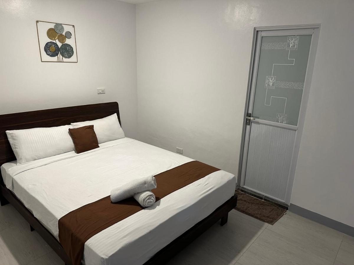 Aden Hotel Makati City Esterno foto