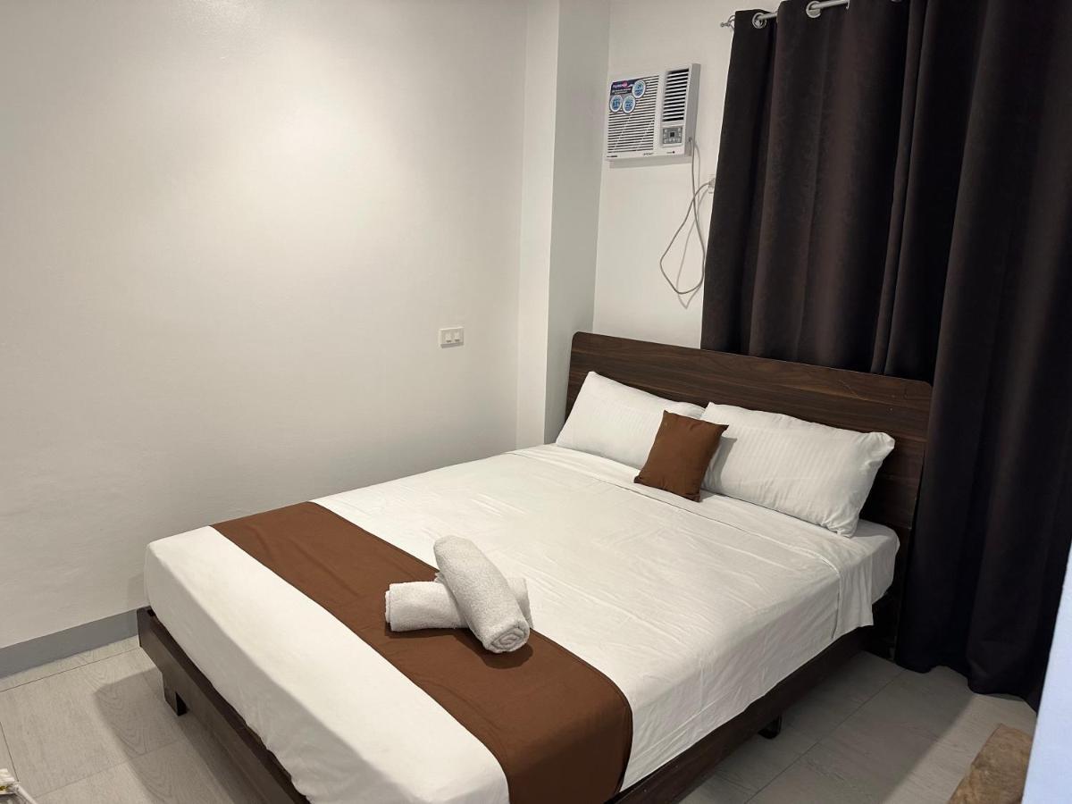 Aden Hotel Makati City Esterno foto