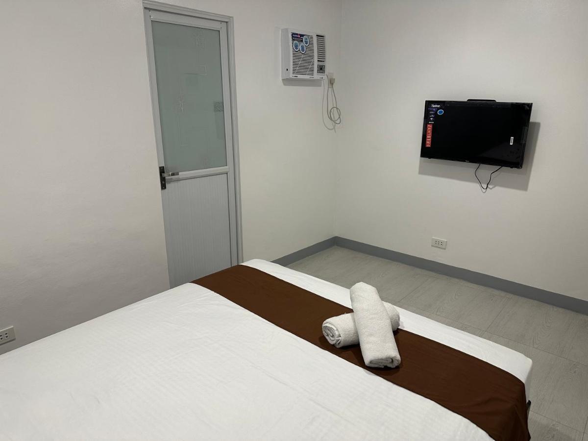 Aden Hotel Makati City Esterno foto