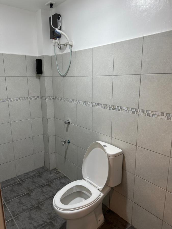 Aden Hotel Makati City Esterno foto